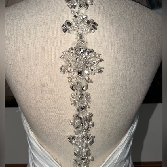 Beautiful Sottero & Midgley Ruched Taffeta Wedding Gown - Picture 7 of 8